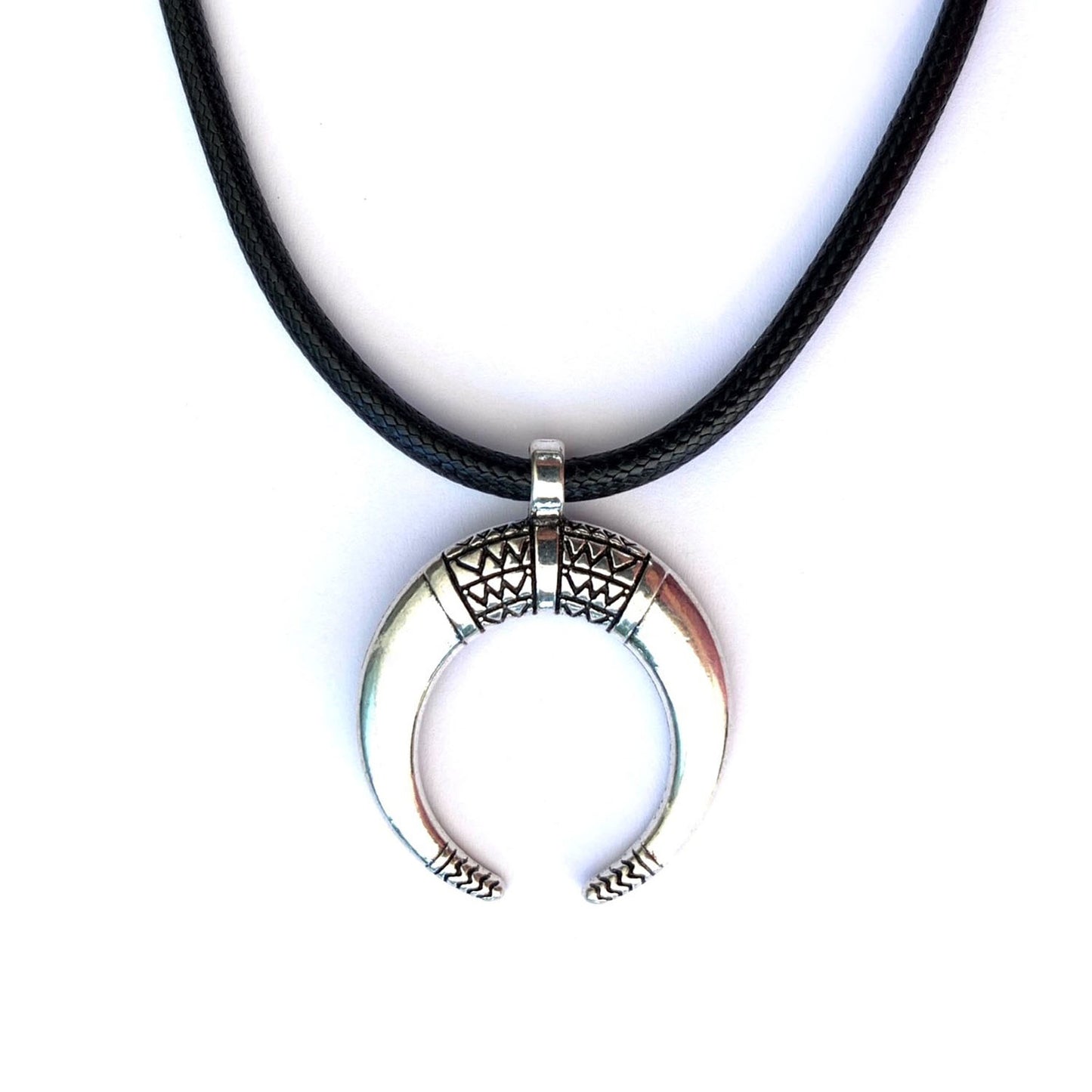Collar Luna Invertida Étnica en Plata Antigua