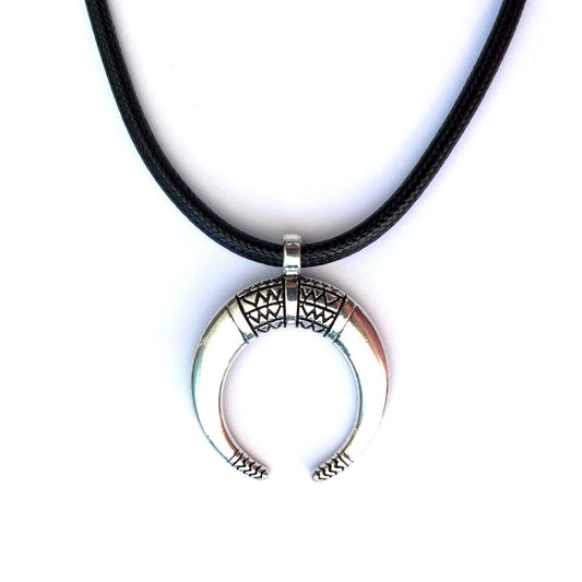 Collar Luna Invertida Étnica en Plata Antigua